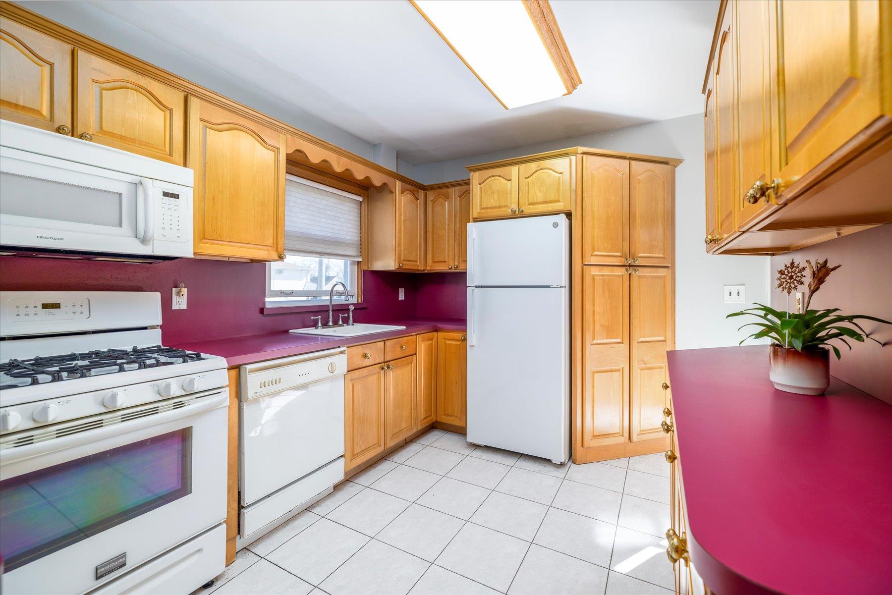61 Albert Road, Valley Stream, New York image 8