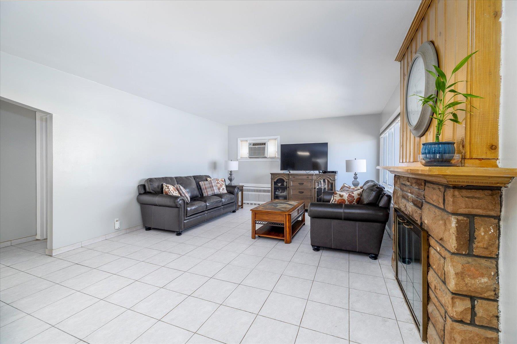 61 Albert Road, Valley Stream, New York image 5