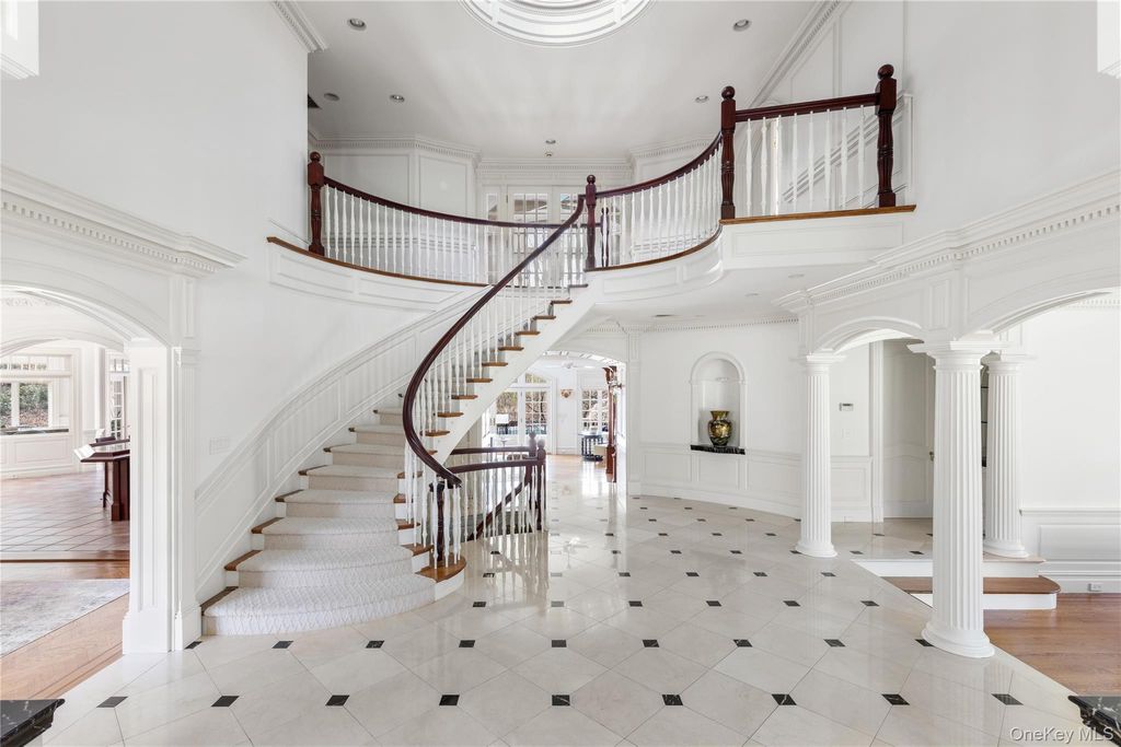 Photo of 38 Ormond Park Road, Glen Head, NY 11545 (MLS # 987894)