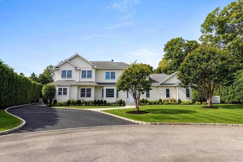 Photo of 27 Fortune Cookie Lane, Hampton Bays, NY 11946 (MLS # 1068641)