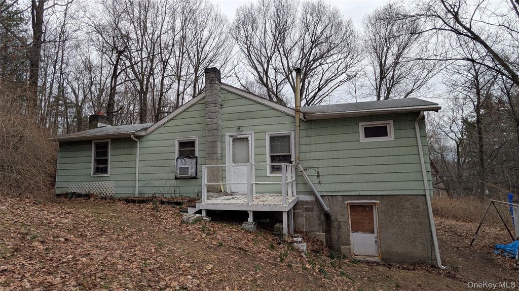 Photo of 114 Weyants Lane, Newburgh, NY 12550 (MLS # 977589)