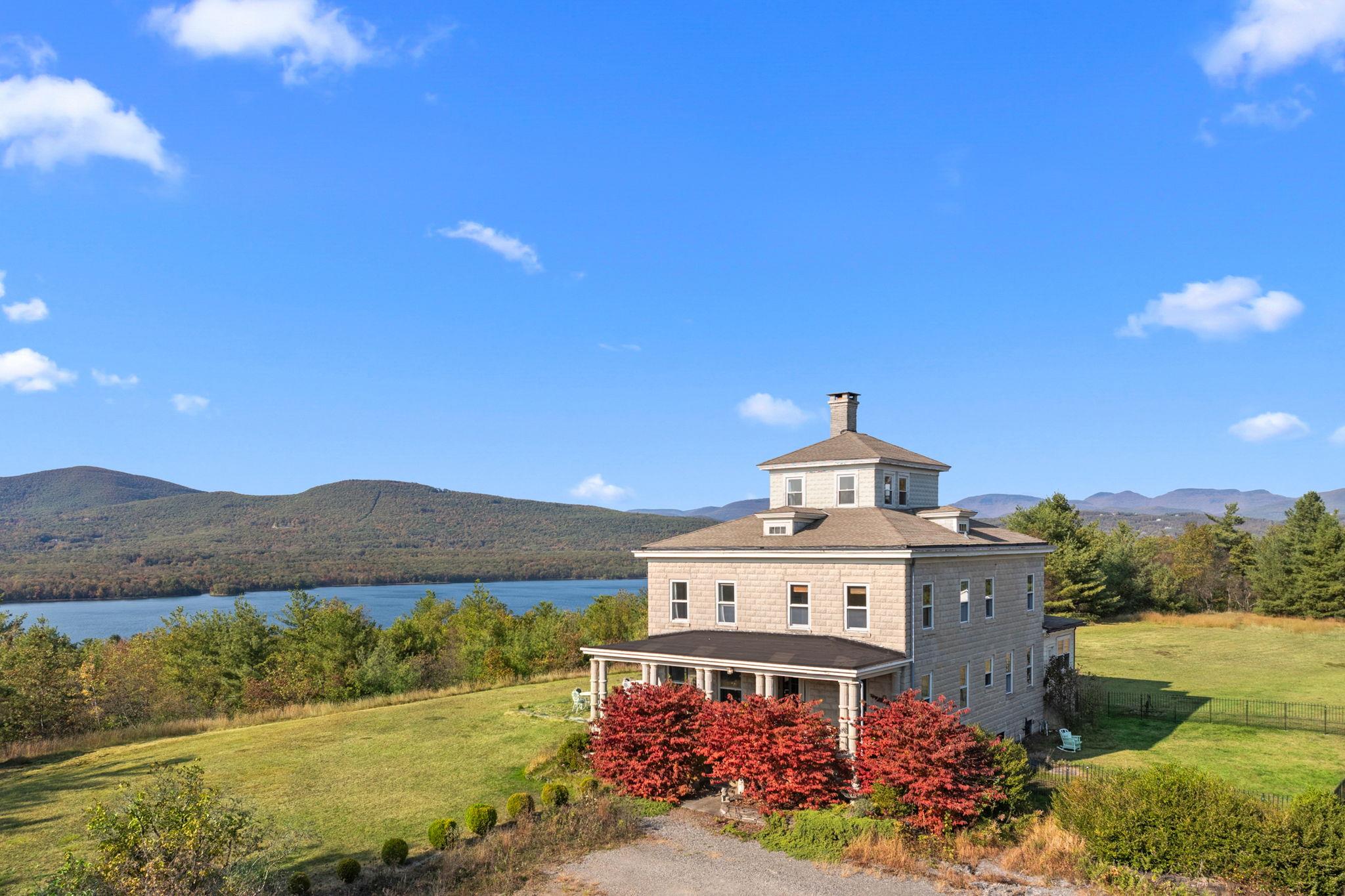 Baker Road, West Hurley, New York - 5 Bedrooms  
3 Bathrooms  
10 Rooms - 