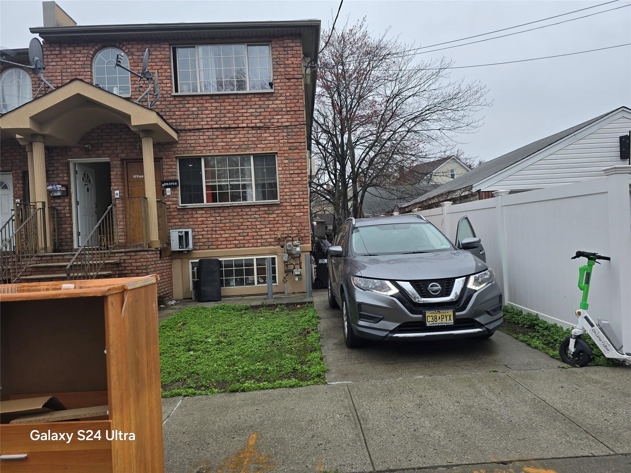 Property for Sale at 112th Avenue, Addisleigh Park, Queens, NY - Bedrooms: 7 
Bathrooms: 4  - $979,000