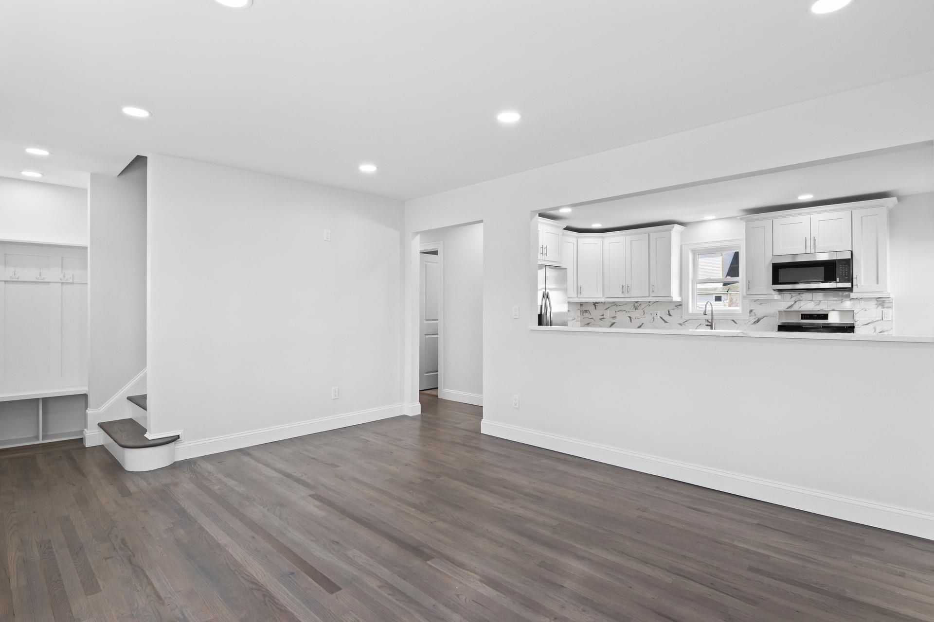 145 N Hawthorne Street, Massapequa, New York image 4