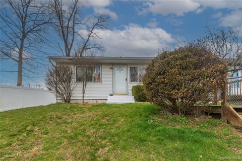 Homes For Sale - 43 Lafayette Drive<br/> New Windsor, NY 12553