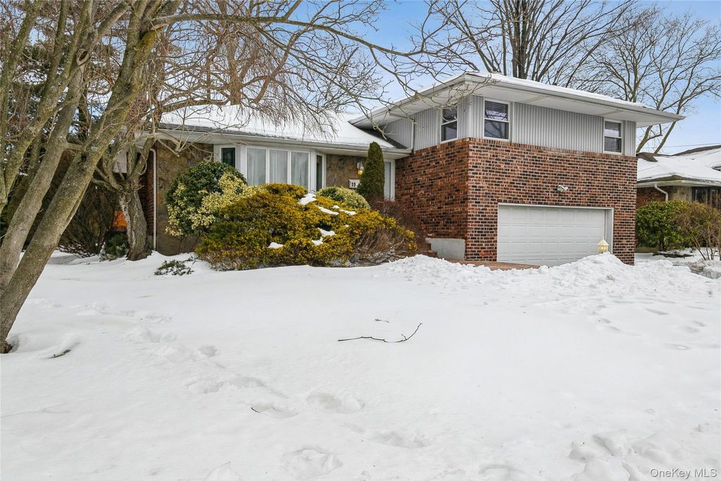 Photo of 15 Center Drive, Syosset, NY 11791 (MLS # 959007)