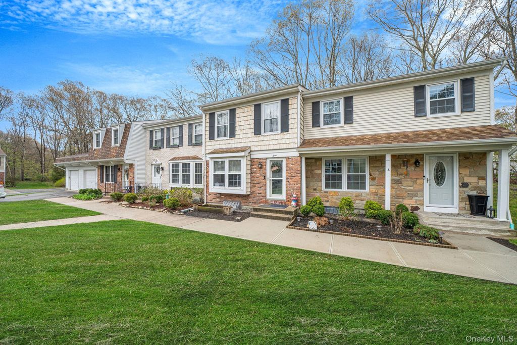 Photo of 3 Bartlett, Yaphank, NY 11980 (MLS # 988705)