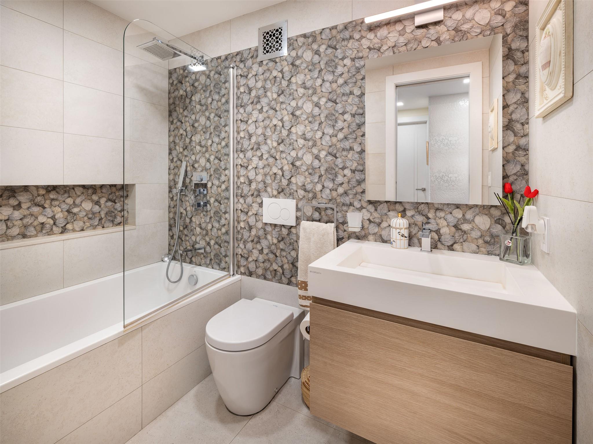 25-40 Shore Boulevard #17K, Astoria, New York image 4