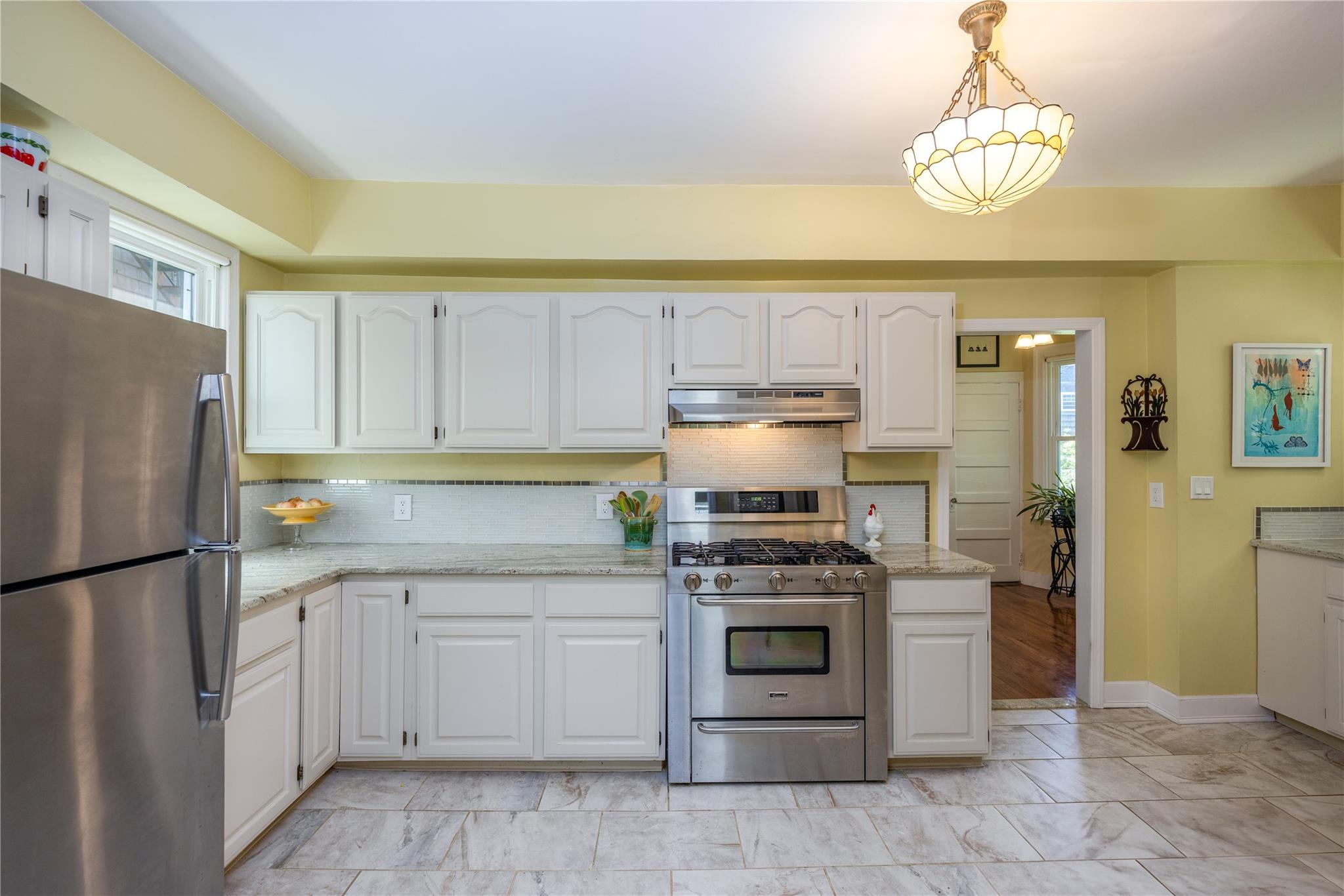 16 Rossmore Avenue, Bronxville, New York image 14
