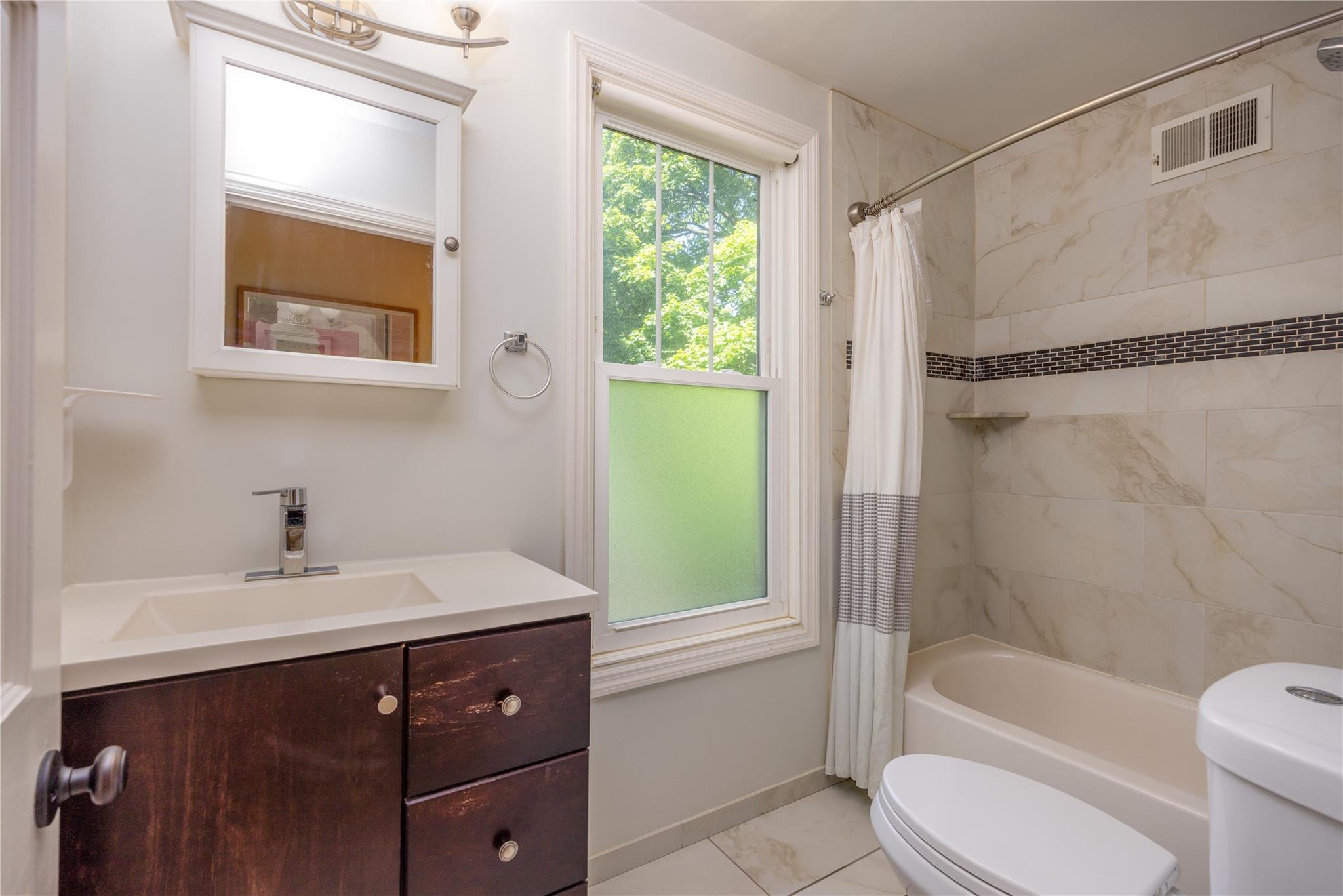 16 Rossmore Avenue, Bronxville, New York image 19