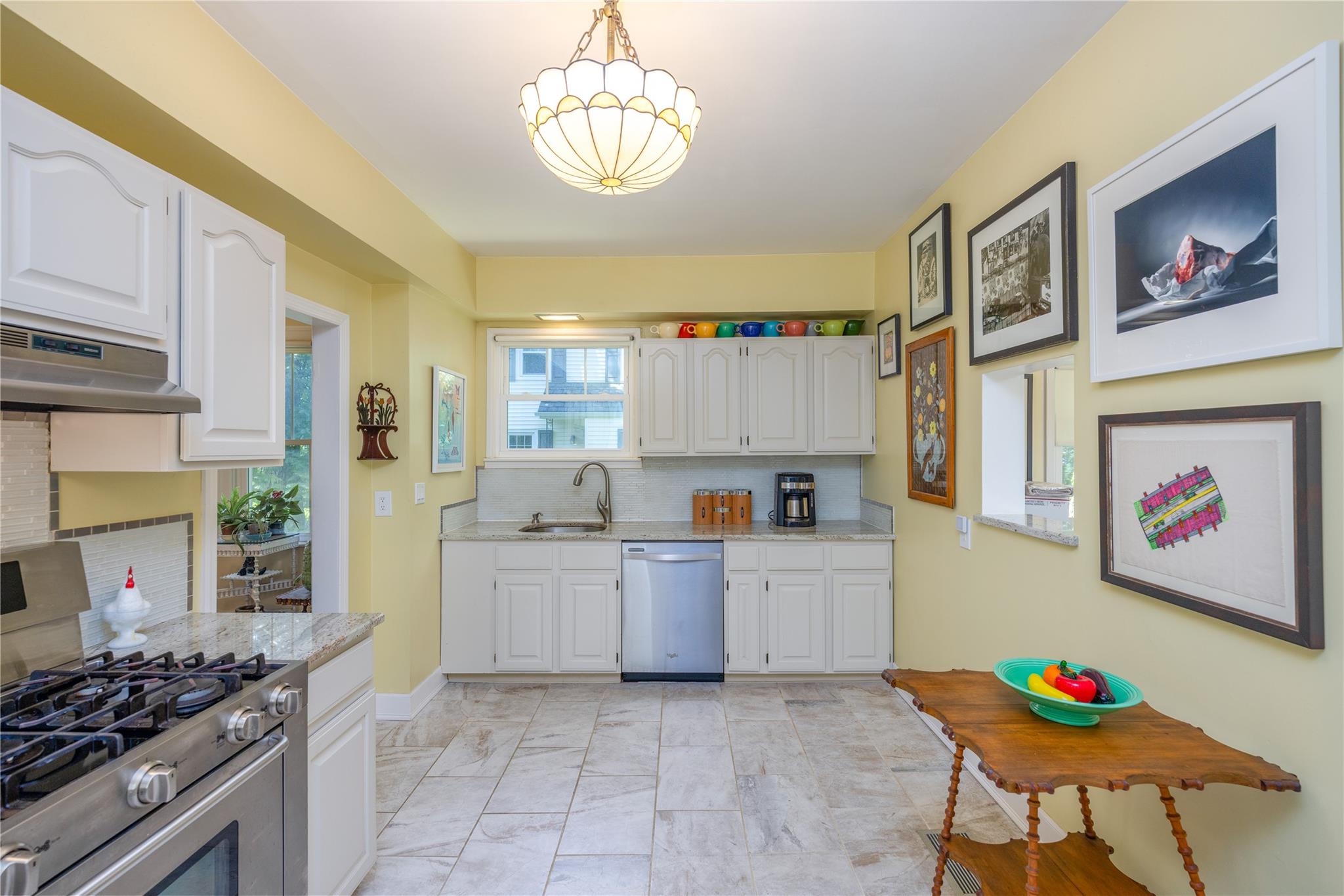 16 Rossmore Avenue, Bronxville, New York image 15