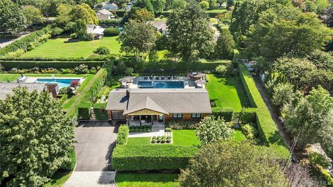 30 Breese Lane Southampton NY 11968