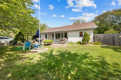 16 Edwards Avenue, Calverton, NY 11933 - MLS#: 912598
