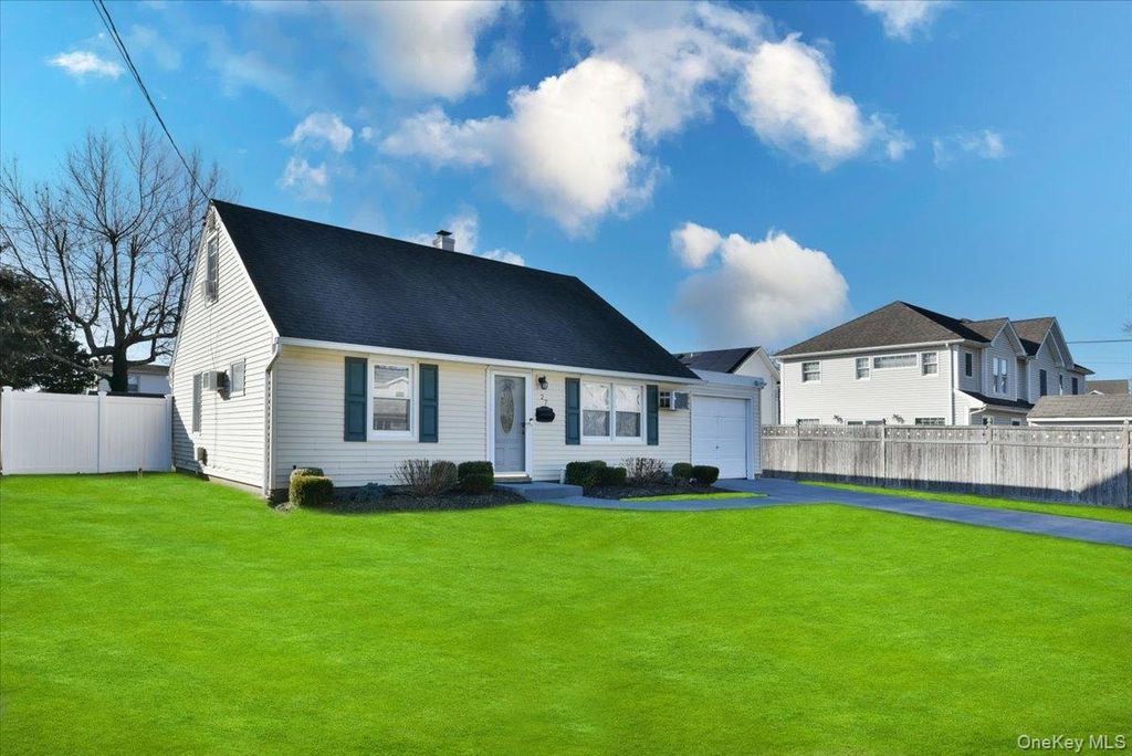 Photo of 27 Seaton Street, Massapequa, NY 11758 (MLS # 943026)