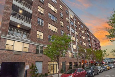 Photo of 4040 75th Street #5D, Elmhurst, NY 11373 (MLS # 932230)