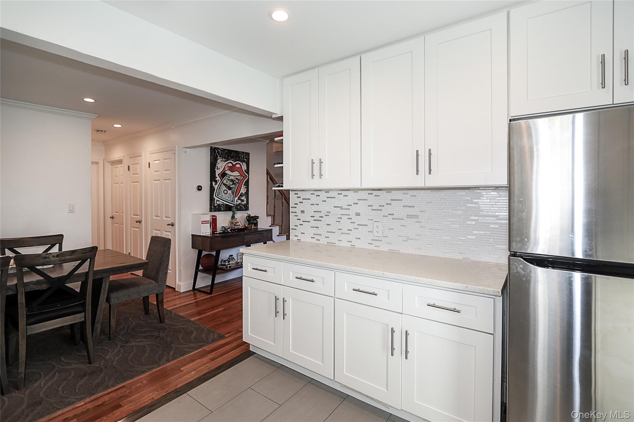 Albertson, New York 11507, United States, 4 Bedrooms Bedrooms, ,2 BathroomsBathrooms,Residential,Active,230920