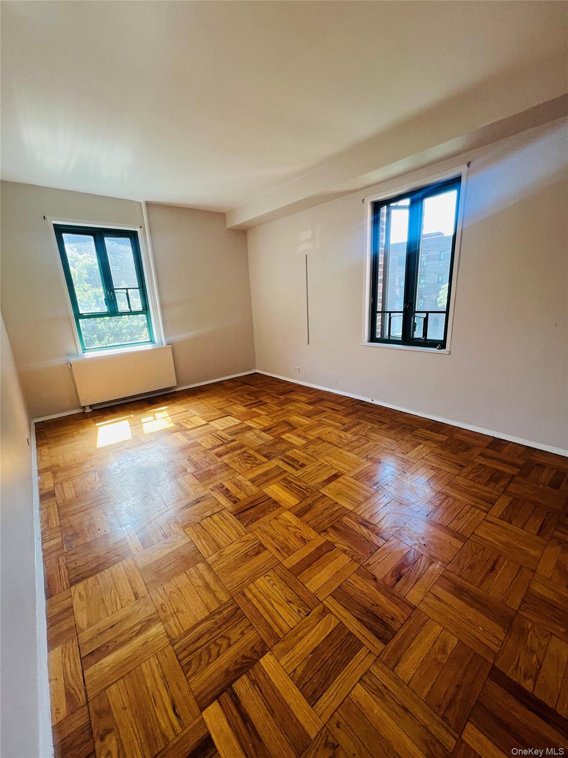 2160 E Tremont Avenue 5F