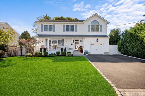 231 46th Street Lindenhurst NY 11757