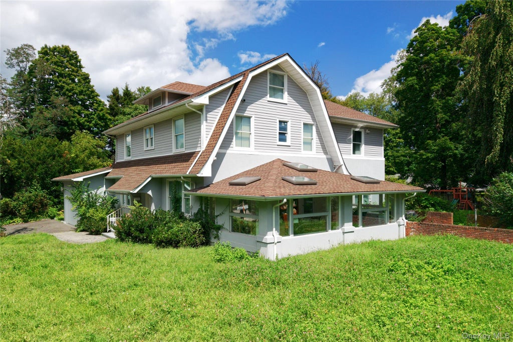 Photo of 51 Bayview Avenue, Great Neck, NY 11021 (MLS # 1059545)