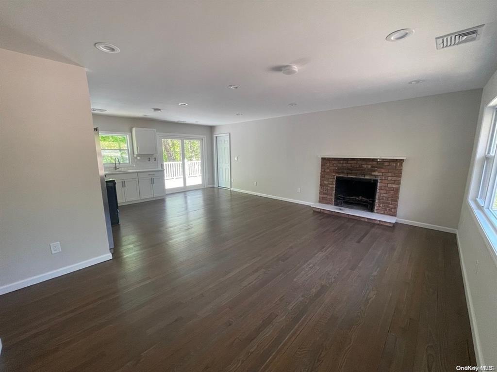 604 High Street, Port Jefferson, New York image 4
