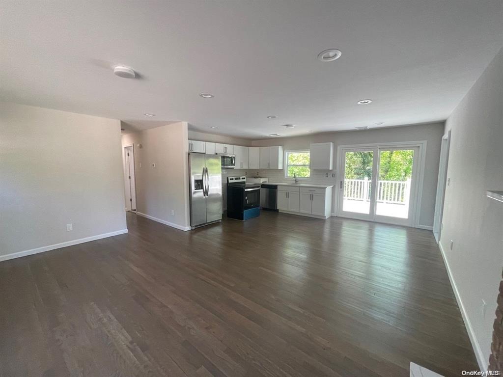 604 High Street, Port Jefferson, New York image 5