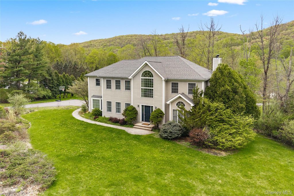 Photo of 3 Miller Road, Putnam Valley, NY 10579 (MLS # 994950)