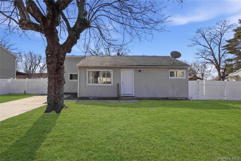 Homes For Sale - 17 Cedar Street<br/> Central Islip, NY 11722