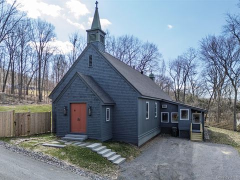 8 Chapel Drive Chatham NY 12184