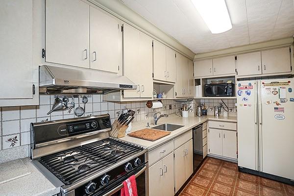 32-43 53rd Place, Woodside, New York image 13