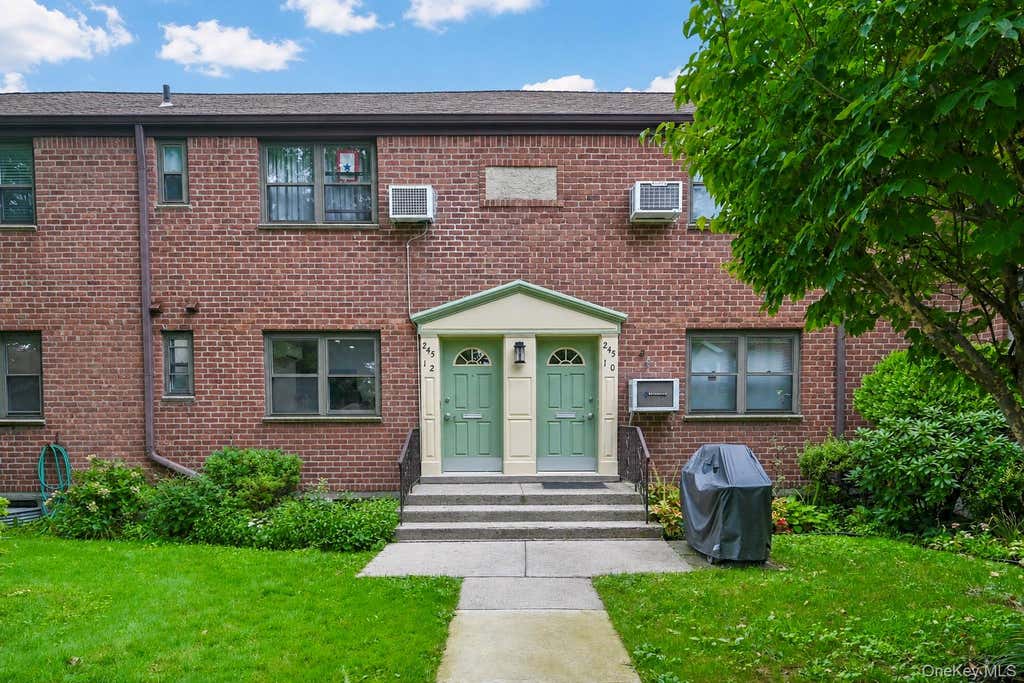 Photo of 245-12 62 Avenue #2nd Floor, Douglaston, NY 11362 (MLS # 1024520)
