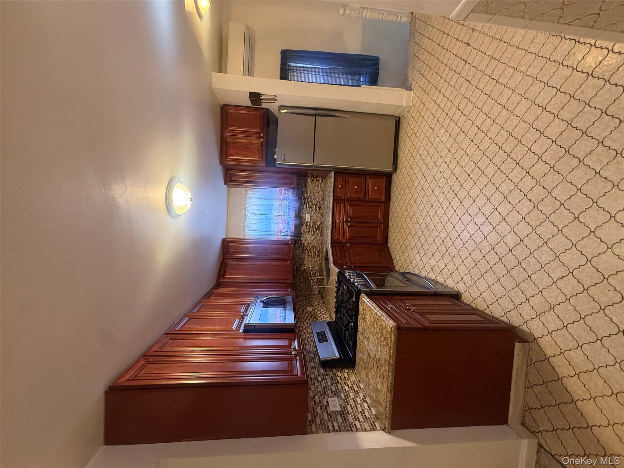 849 E 221st Street - Photo 3