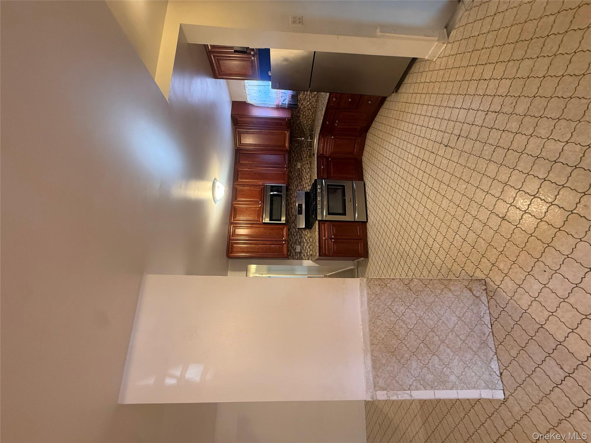 849 E 221st Street - Photo 4