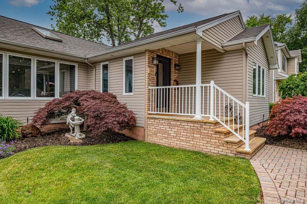 Photo of 2349 Lincoln Street, North Bellmore, NY 11710 (MLS # 1015620)
