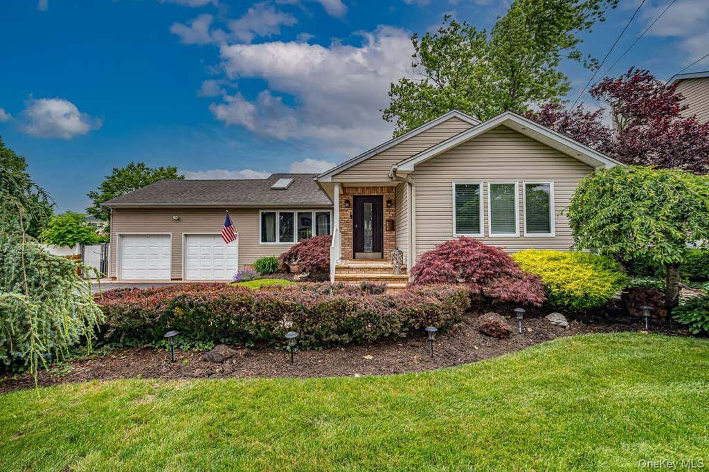 Photo of 2349 Lincoln Street, North Bellmore, NY 11710 (MLS # 1015620)