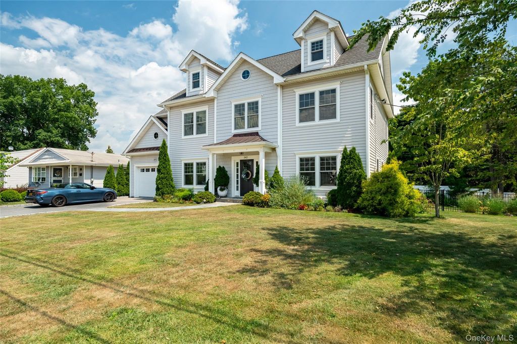 Photo of 342 Willis Avenue, Hawthorne, NY 10532 (MLS # 961200)