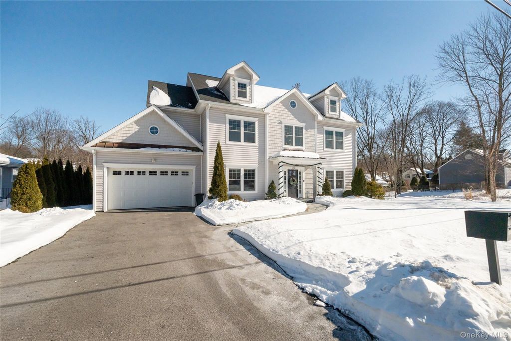 Photo of 342 Willis Avenue, Hawthorne, NY 10532 (MLS # 961200)