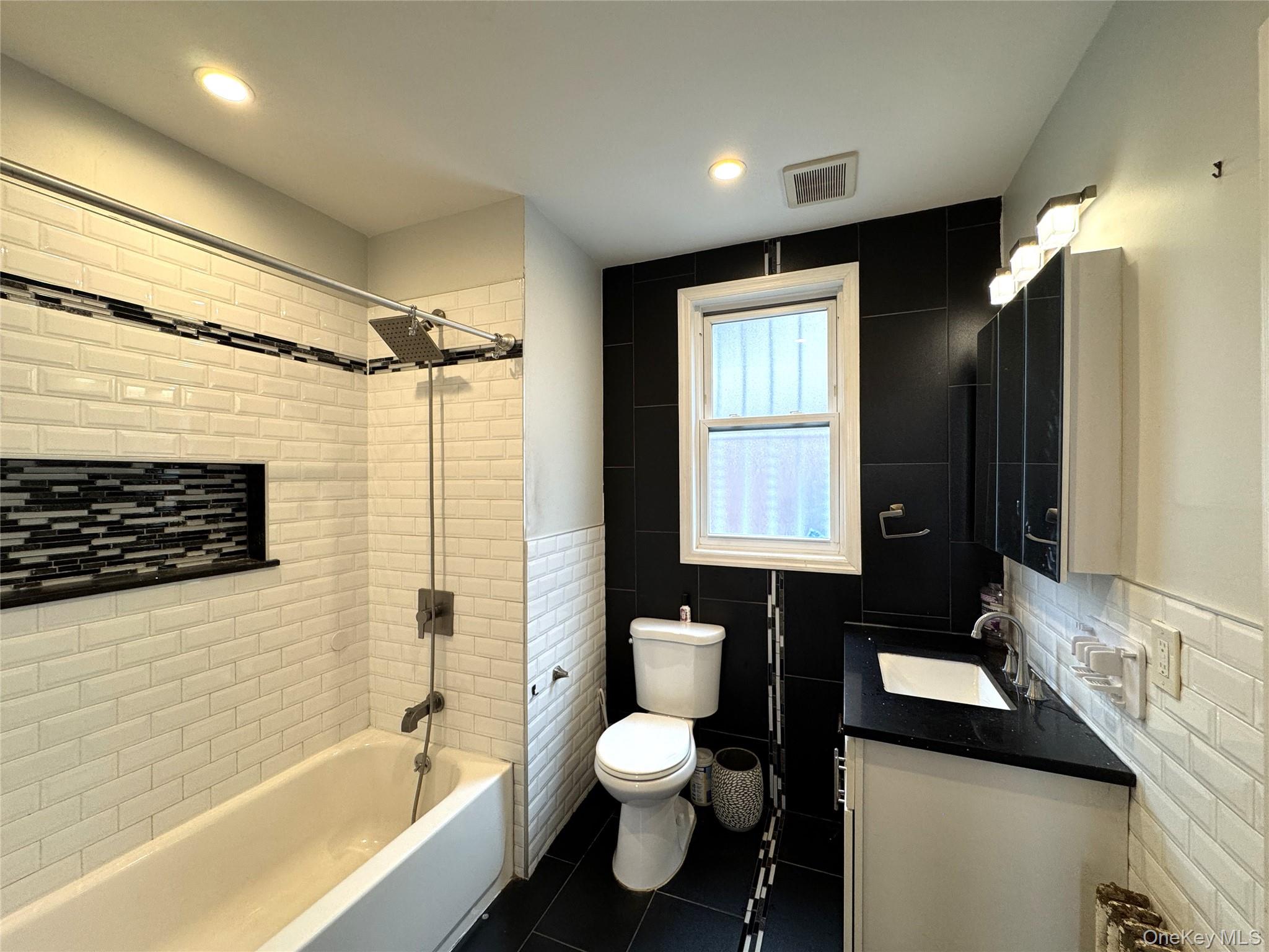 146-38 Bayside Avenue