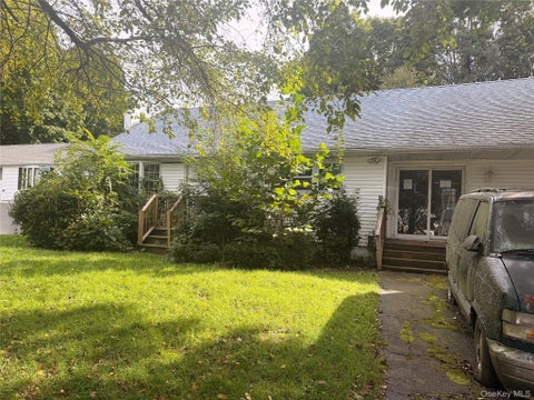 Photo of 16 School Street, Cortlandt Manor, NY 10567 (MLS # 1065131)