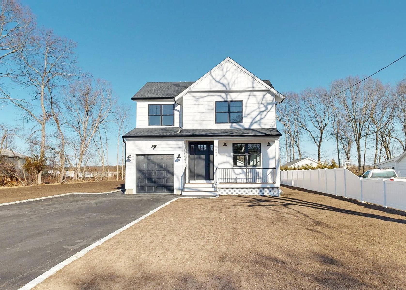 205 Pine Street, East Moriches, New York image 2