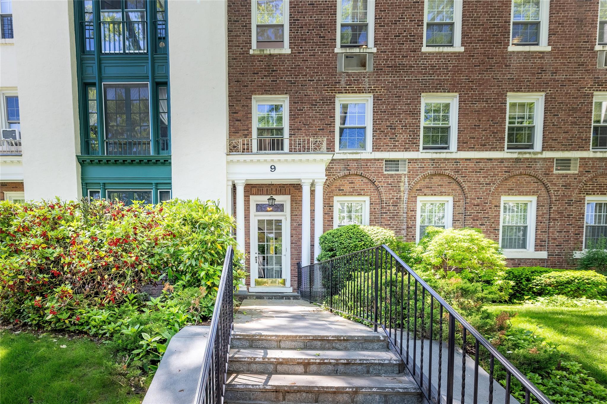 9 Brooklands Cir #3D, Bronxville, New York image 2