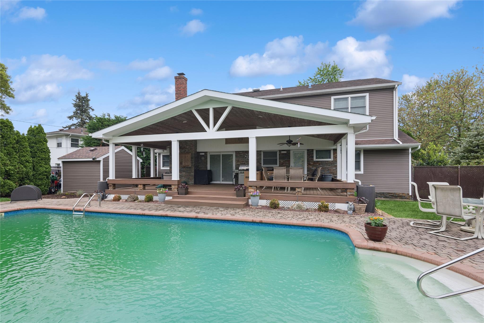 11 Greenfield Lane, Commack, New York image 6