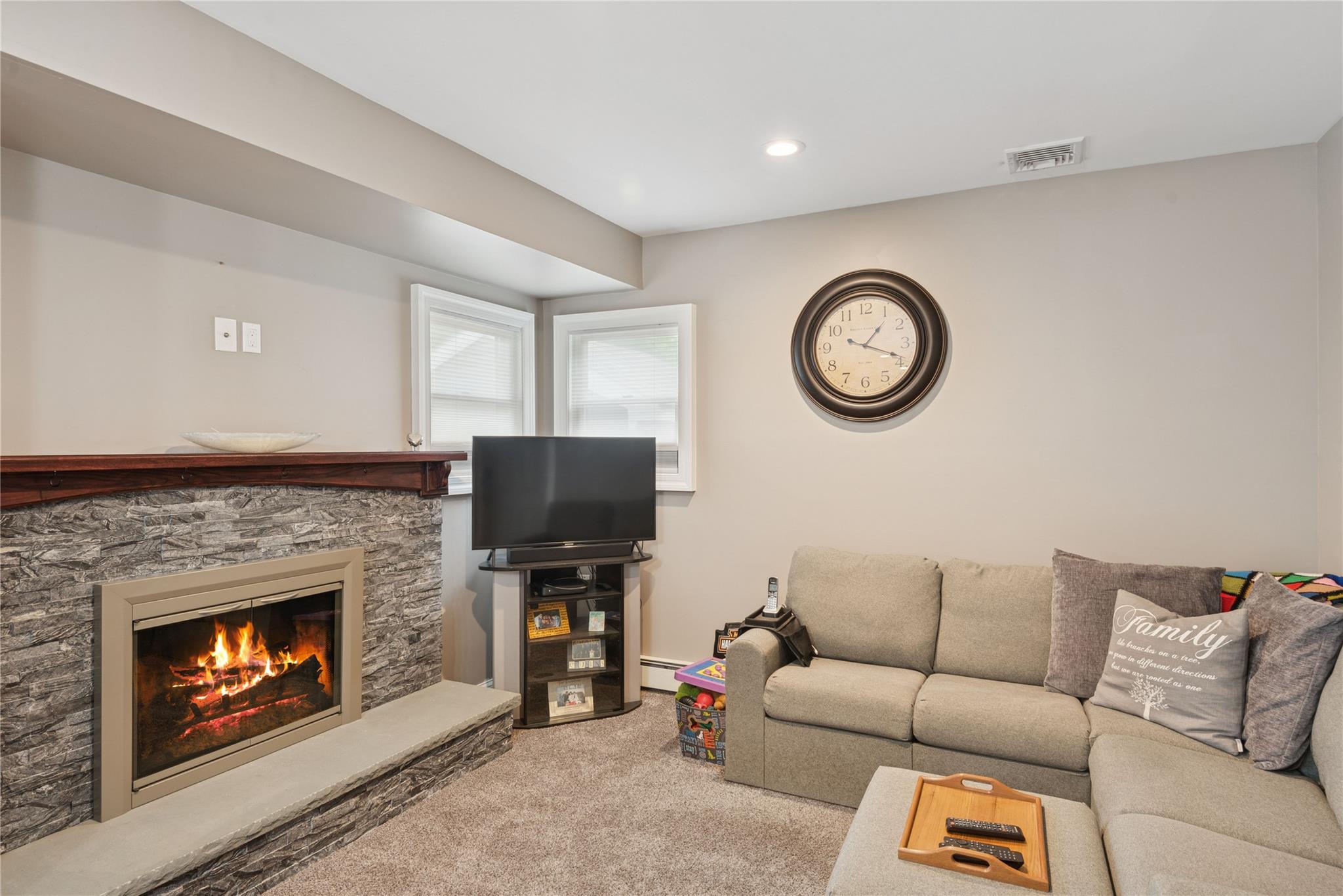 11 Greenfield Lane, Commack, New York image 16