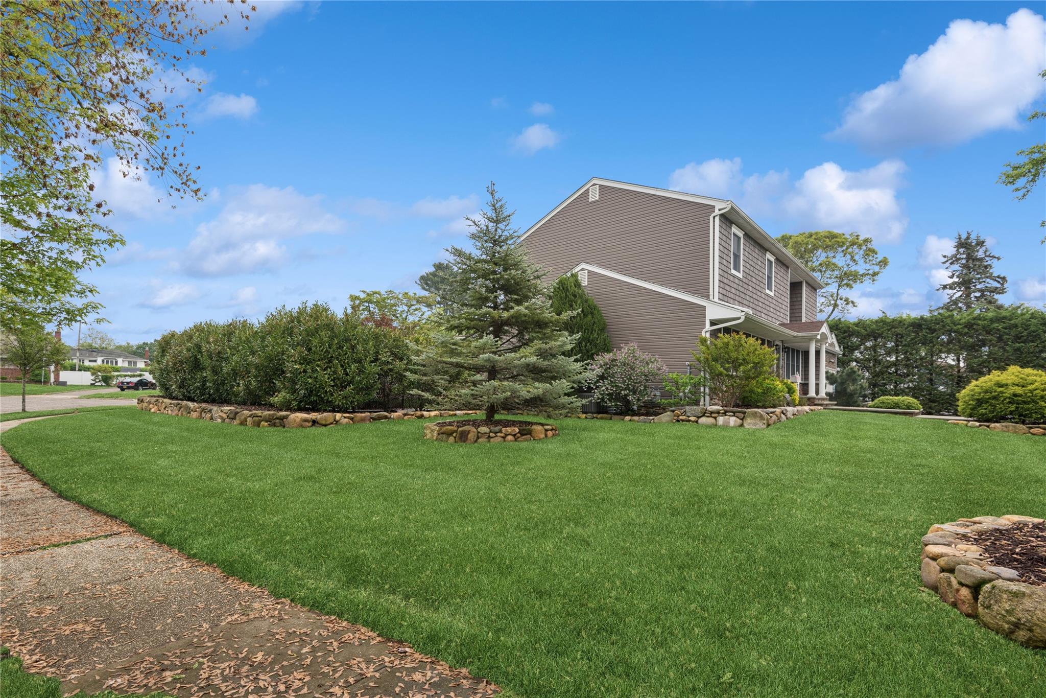 11 Greenfield Lane, Commack, New York image 42