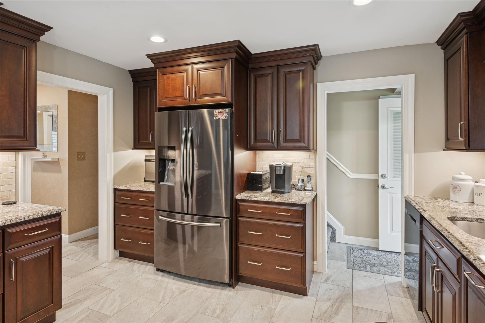 11 Greenfield Lane, Commack, New York image 14
