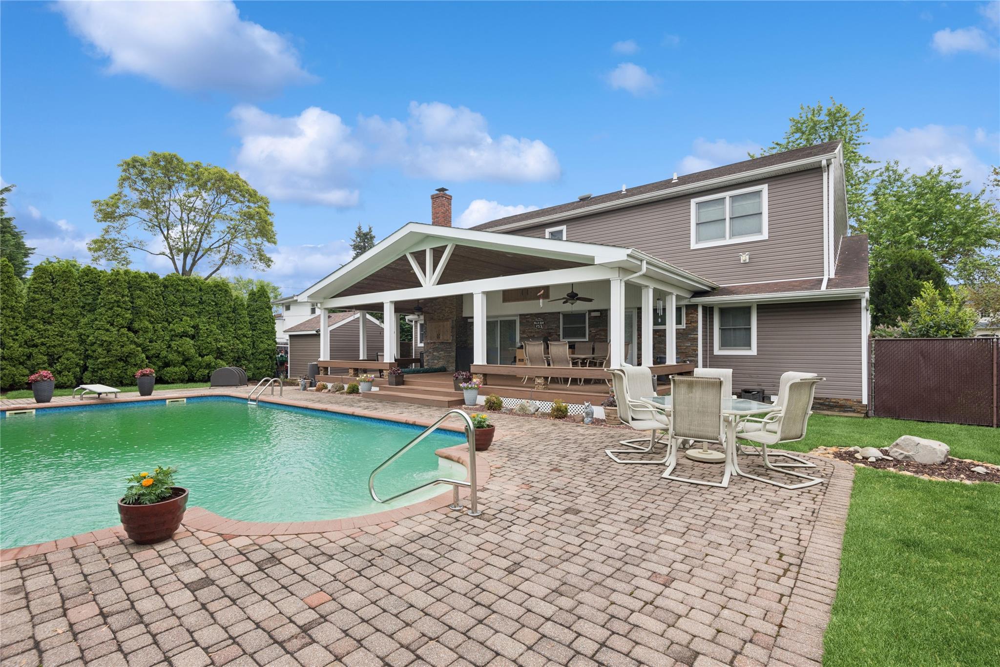 11 Greenfield Lane, Commack, New York image 5