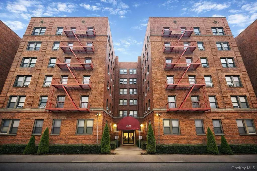 Photo of 42-52 Layton Street #1H, Elmhurst, NY 11373 (MLS # 1000704)