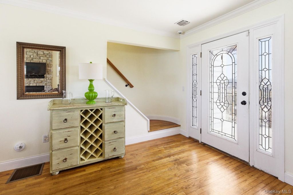 Photo of 818 Dune Road, Westhampton Beach, NY 11978 (MLS # 995359)