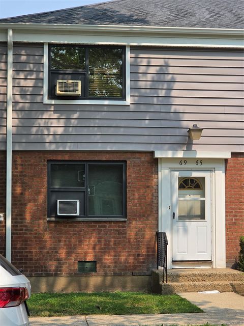 Homes For Sale - 69-65 218th Street #DUPLEX<br/> Queens County, Oakland Gardens, NY 11364