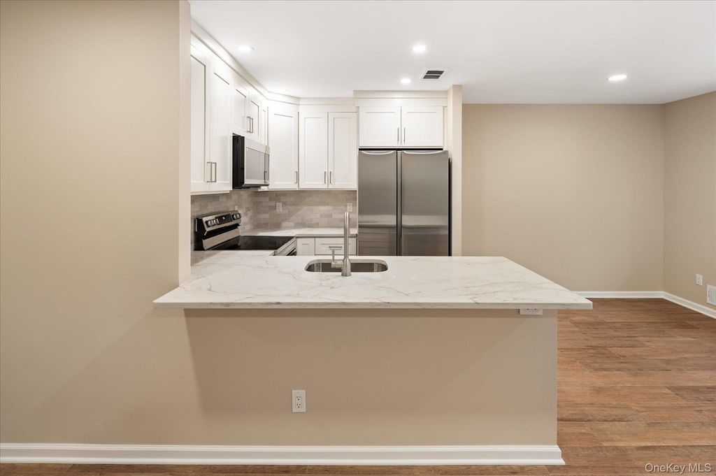 Photo of 98 Molly Pitcher Lane #I, Yorktown Heights, NY 10598 (MLS # 963181)