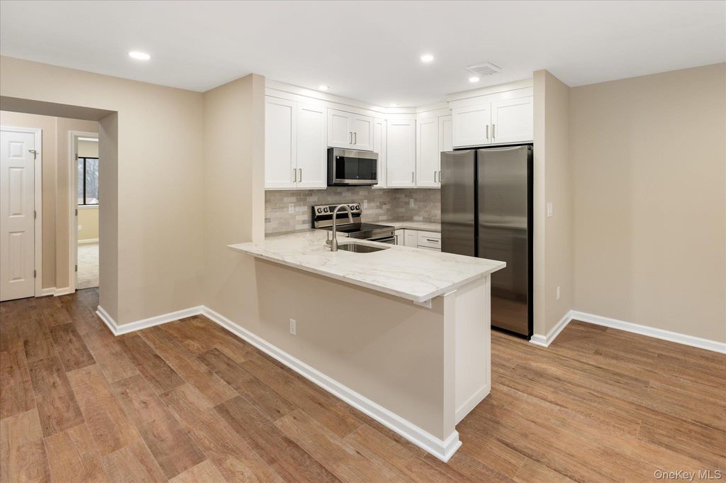 Photo of 98 Molly Pitcher Lane #I, Yorktown Heights, NY 10598 (MLS # 963181)